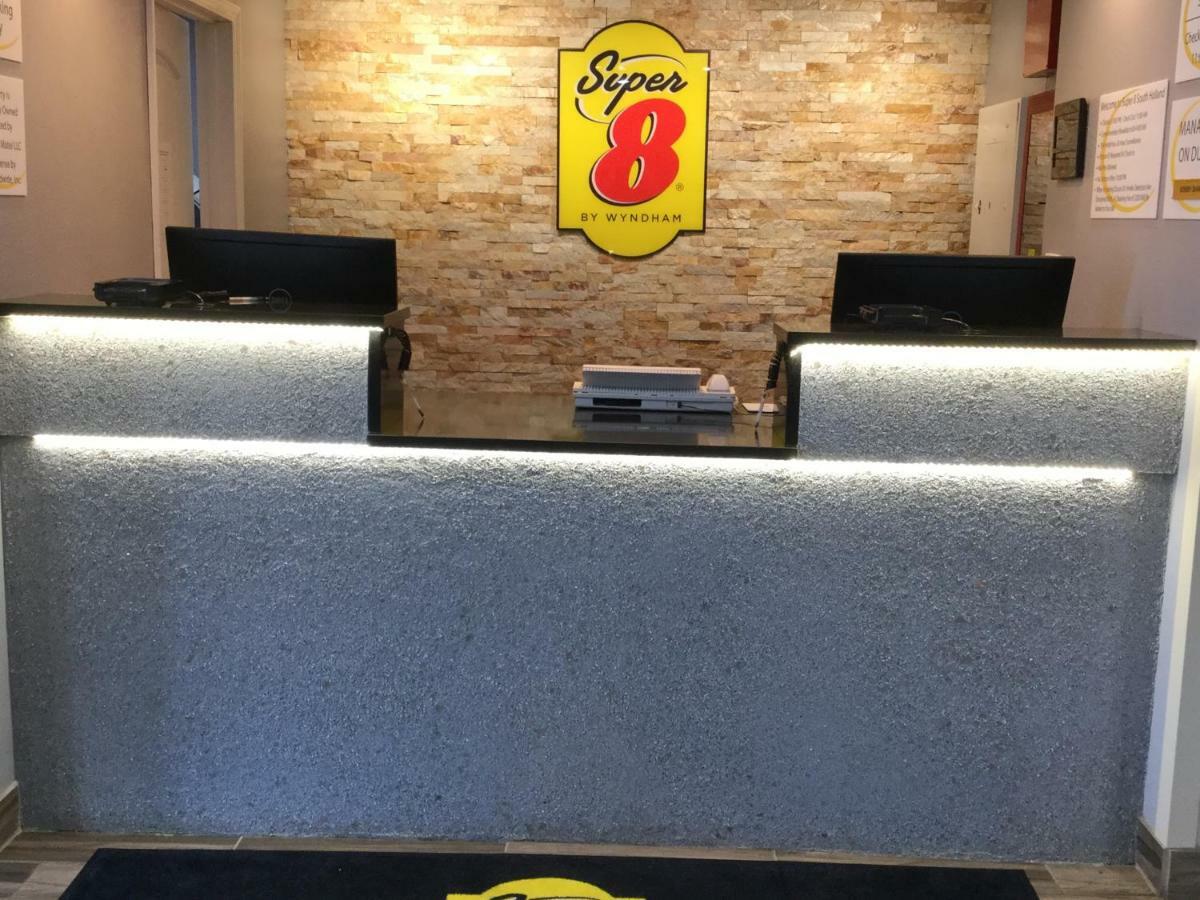 Super 8 By Wyndham South Holland Hotel Exterior photo